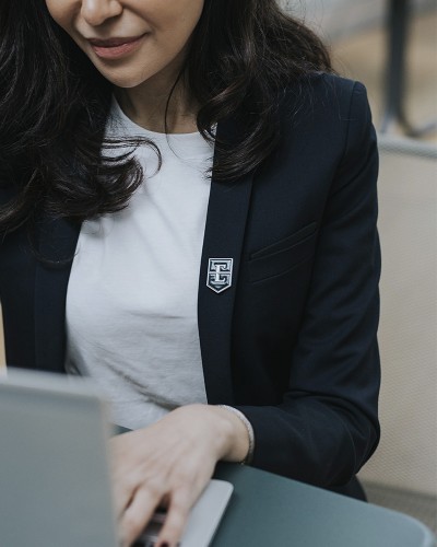 Shield Pin | ESSEC OFFICIAL STORE